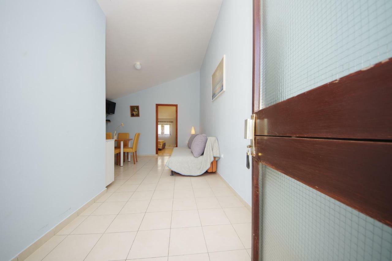 Apartments Eduard Vrsi Exterior foto